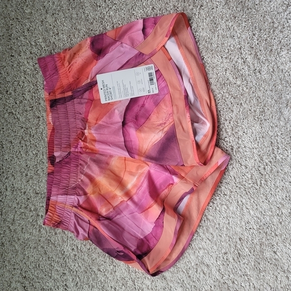 Athleta Pants - NWT Athleta Racer Run Short 4"